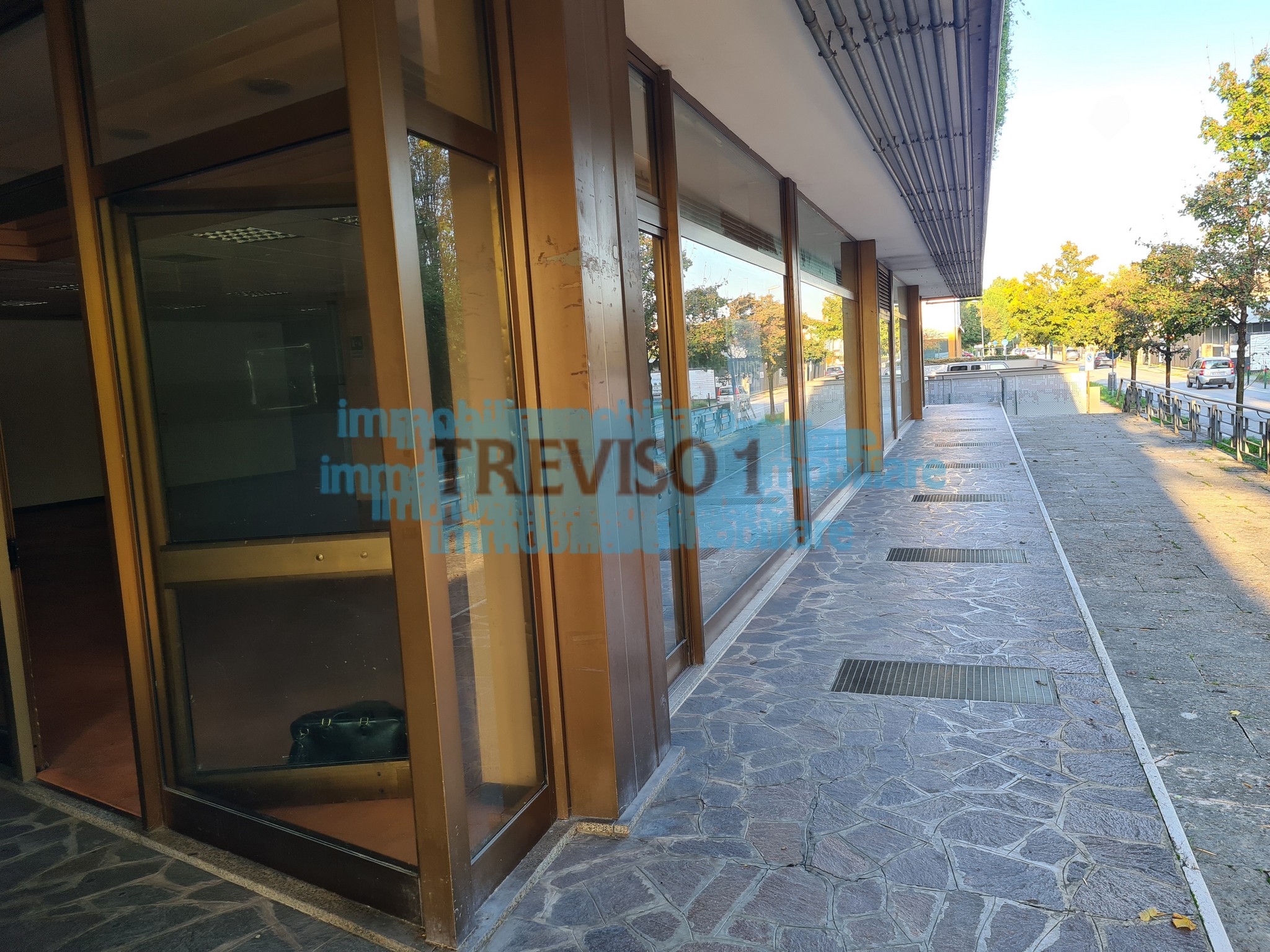 Ampio negozio primissima periferia di Treviso